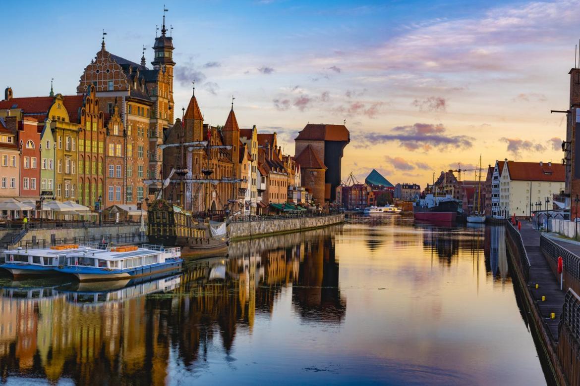 Swish Apartment -10 Min To Old Town Gdansk,Pkp & Shopping Mall エクステリア 写真
